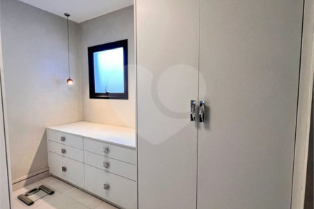 Sobrado à venda com 5 quartos, sendo 2 suítes, em Vila Inah, São Paulo, SP