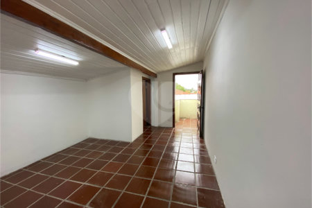 Sobrado à venda com 7 quartos, sendo 2 suítes, em Brooklin Paulista, São Paulo, SP