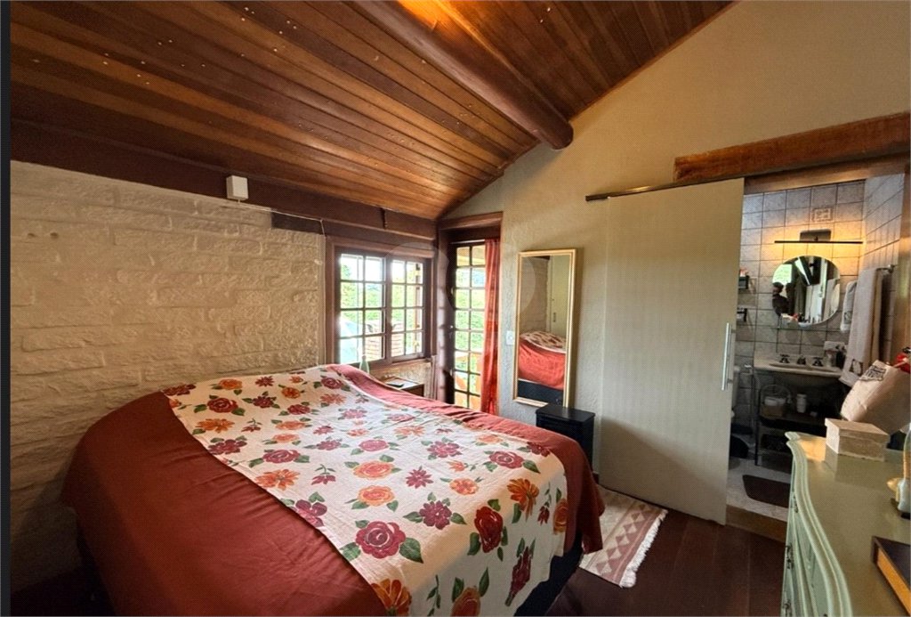 Casa à venda com 4 suítes em Vila Natal, Campos do Jordão, SP