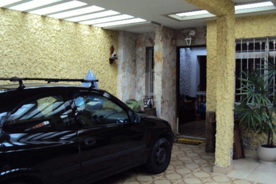 Sobrado à venda com 3 quartos, sendo 1 suíte, em Parque Peruche, São Paulo, SP