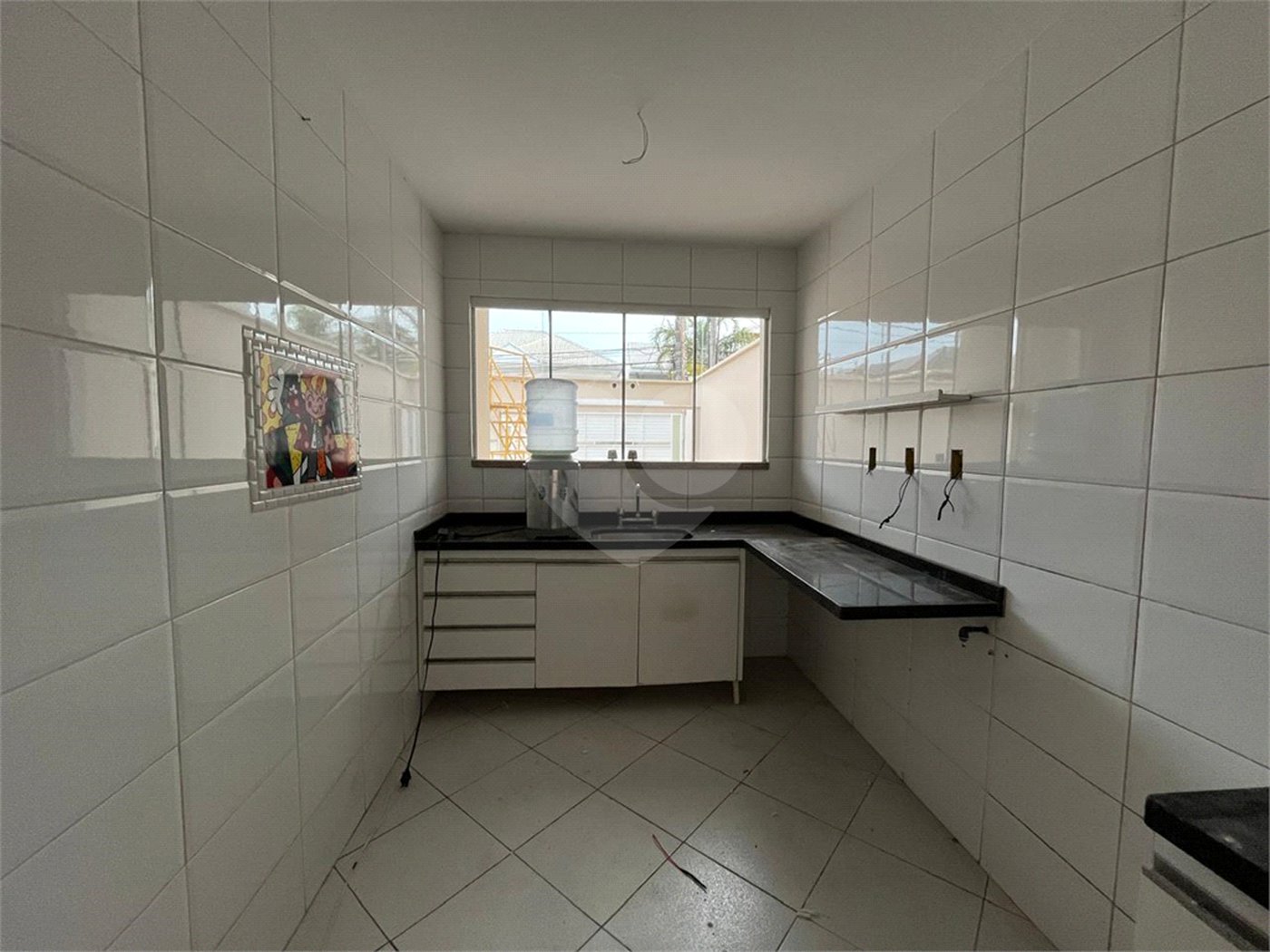 Casa à venda com 4 quartos, sendo 2 suítes, no condomínio Pedra Mar, Rio de Janeiro - RJ