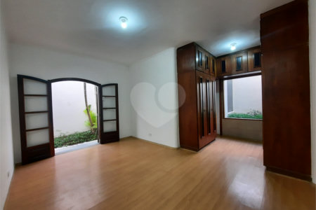 Casa Térrea à venda com 3 quartos, sendo 1 suíte, em Jardim Marajoara, São Paulo, SP