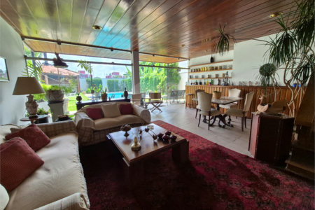 Casa de Vila à venda ou para alugar com 4 quartos, sendo 2 suítes,  em Jardim Leonor, São Paulo, SP
