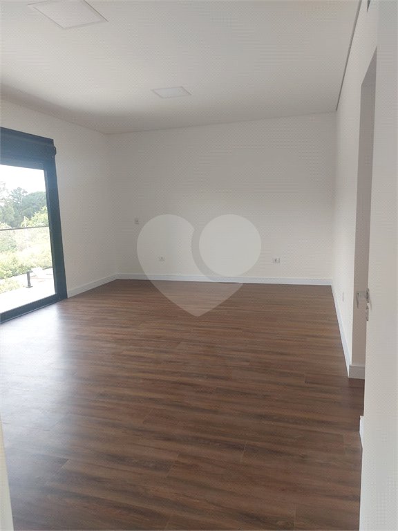 Casa à venda com 5 suítes no condomínio Residencial Santa Maria, Jandira - SP