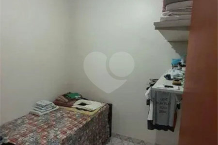 Sobrado à venda com 4 quartos, sendo 1 suíte, em Jardim Pinheiros, São Paulo, SP