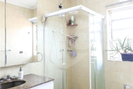 Sobrado à venda com 3 quartos, sendo 1 suíte,  em Vila Constança, São Paulo, SP