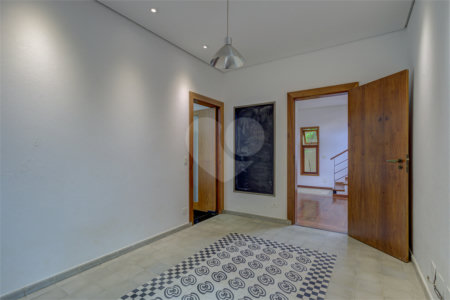 Casa de Vila à venda ou para alugar com 3 suítes em Jardim dos Estados, São Paulo, SP