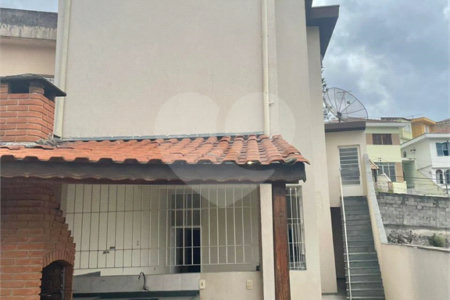 Sobrado à venda com 4 quartos, sendo 1 suíte, em Parque São Domingos, São Paulo, SP