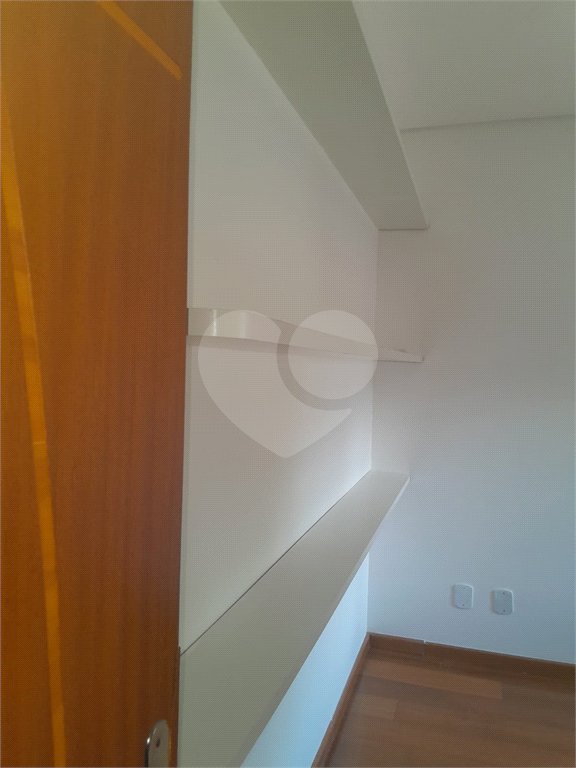 Casa à venda ou para alugar com 4 suítes em Chácaras São Carlos, Cotia, SP