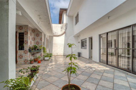 Casa de Vila à venda com 4 quartos, sendo 2 suítes, em Granja Julieta, São Paulo, SP