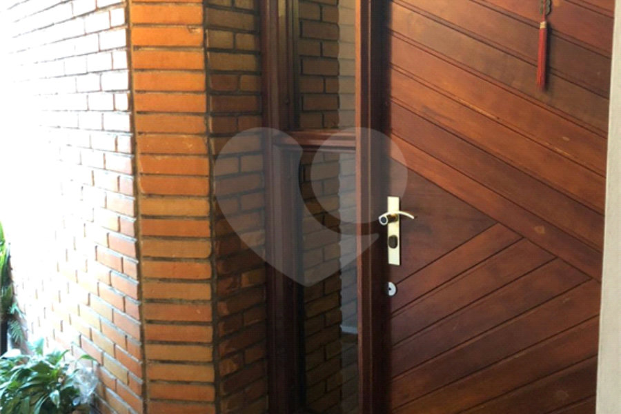 Casa Térrea Assobradada Barro branco 4 dorms 7 vagas