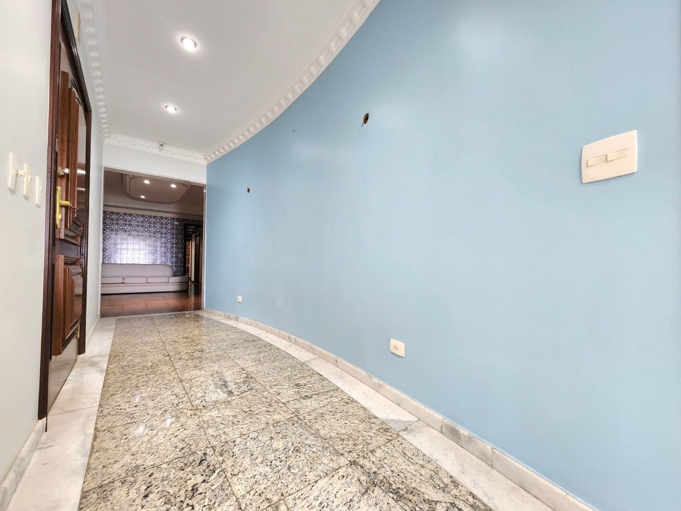Apartamento Alto Padrão Frente Mar com 4 Dormitórios, 3 Suítes e 3 Vagas na Orla de Santos