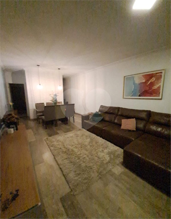 Sobrado à venda com 3 quartos, sendo 1 suíte,  em Vila Gustavo, São Paulo, SP