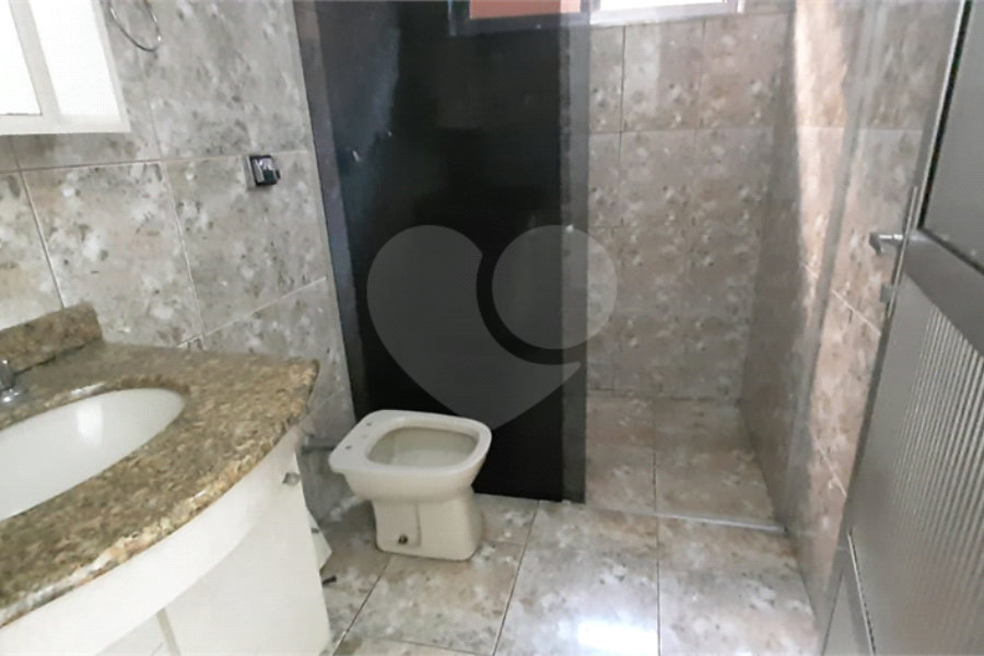 Sobrado à venda com 3 quartos em Jardim Guairaca, São Paulo, SP