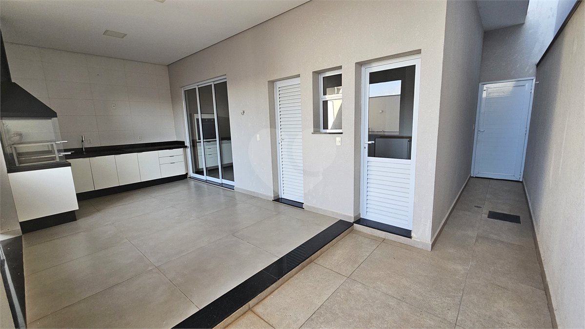 Casa para alugar com 3 suítes no condomínio Dona Lucila, Indaiatuba - SP