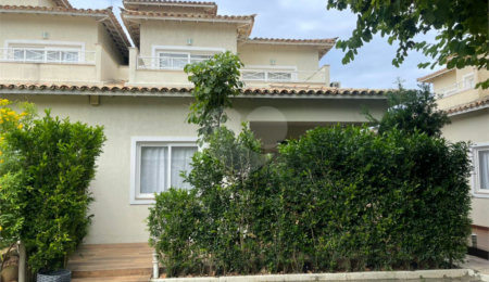 Casa em condomínio à venda com 4 quartos, sendo 2 suítes,  em Geribá, Armação dos Búzios, RJ