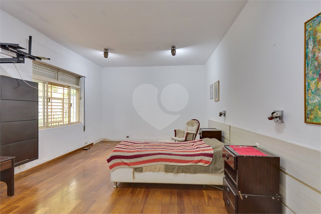 Casa Térrea à venda ou para alugar com 5 quartos, sendo 2 suítes, em Granja Julieta, São Paulo, SP