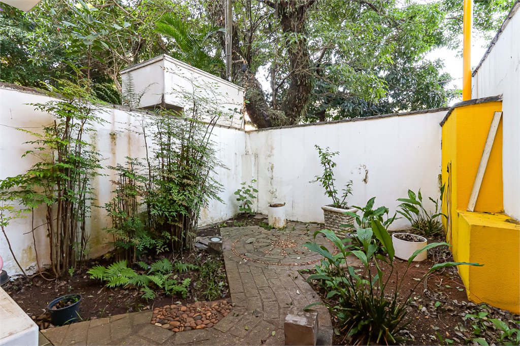 Casa à venda com 3 quartos, sendo 1 suíte, em Mirandópolis, São Paulo, SP