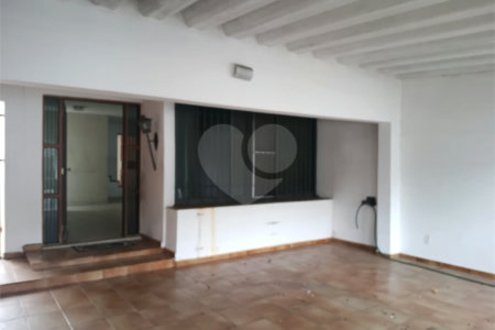 Sobrado à venda com 4 quartos, sendo 2 suítes, em Interlagos, São Paulo, SP