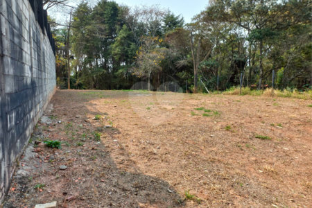 Terreno à venda em Parque Residencial Itaguaçu, Atibaia, SP