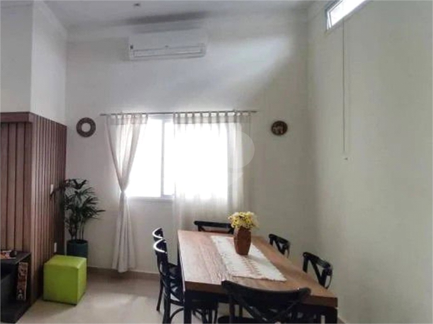 Casa à venda com 3 quartos, sendo 1 suíte, no condomínio Vilagio Vista Real, Paulínia - SP