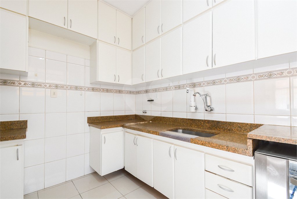 Sobrado à venda com 3 quartos, sendo 1 suíte, em Vila Monumento, São Paulo, SP