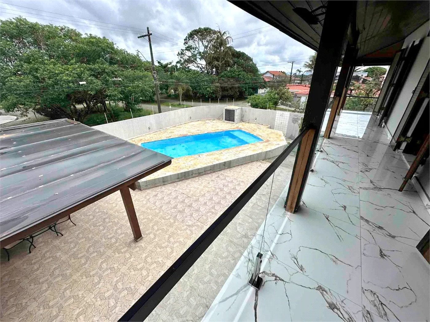 Sobrado à venda com 5 quartos, sendo 3 suítes, em Cidade Nova Peruíbe, Peruíbe, SP