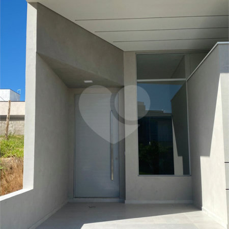 Casa à venda com 3 quartos, sendo 1 suíte, no condomínio Horto Florestal Villagio, Sorocaba - SP