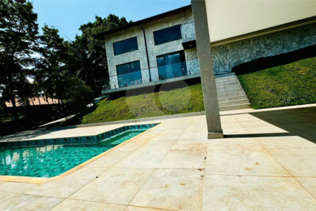Casa à venda com 4 suítes no condomínio Associação Portal Ouro Verde, Atibaia - SP