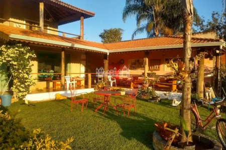 Chácara à venda ou locação no Jardim Estância Brasil – Atibaia/SP, com vista para a Pedra Grande