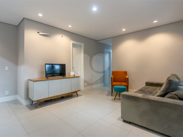 Apartamento à venda com 3 suítes em Jardim Prudência, São Paulo, SP