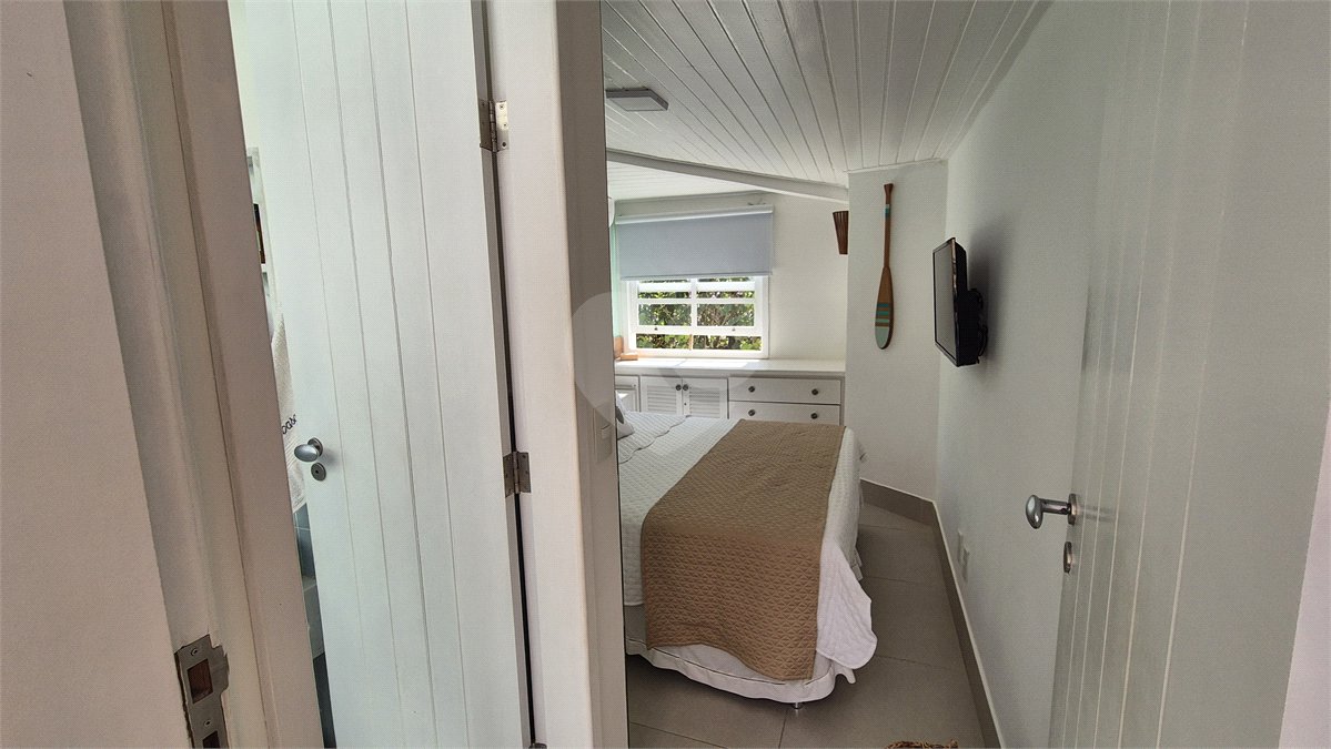 Casa em condomínio à venda com 4 quartos, sendo 3 suítes, em Geribá, Armação dos Búzios, RJ