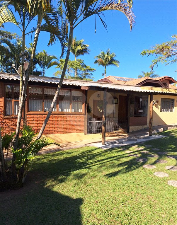 Casa em condomínio à venda com 4 quartos, sendo 2 suítes, no Centro, Bom Jesus dos Perdões, SP