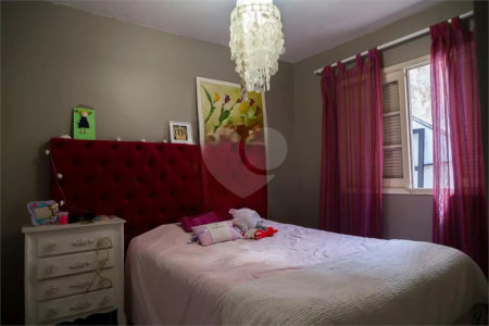 Casa à venda com 6 quartos, sendo 5 suítes,  em Vila do Encontro, São Paulo, SP