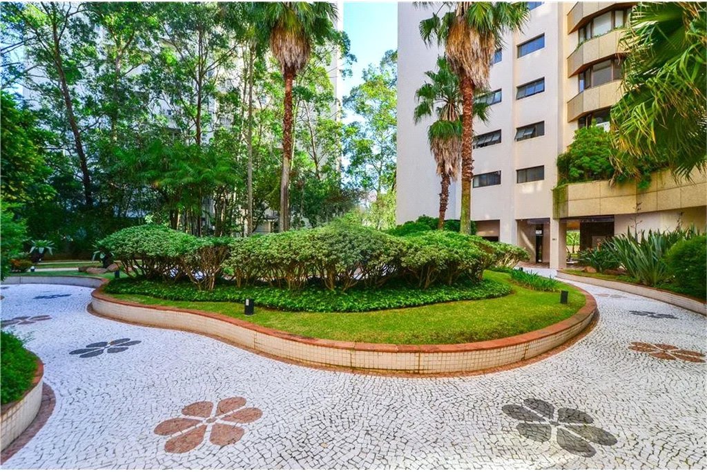 Apartamento à venda com 4 suítes em Vila Suzana, São Paulo, SP