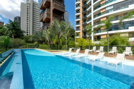 Apartamento à venda com 3 suítes em Vila Suzana, São Paulo, SP