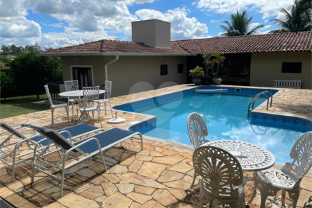 Casa à venda com 7 quartos, sendo 2 suítes, no condomínio São Joaquim, Vinhedo - SP
