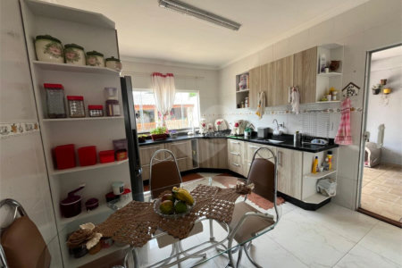 Casa à venda com 4 quartos, sendo 2 suítes, em Chapada Grande, Itapetininga, SP