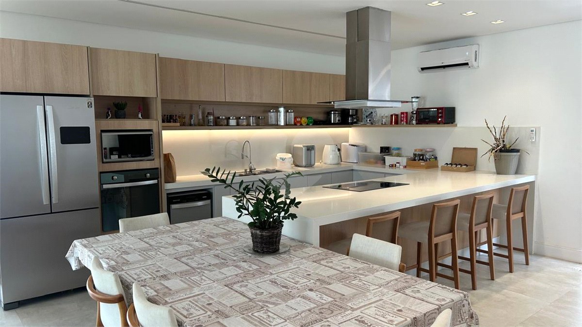 Casa à venda com 5 quartos, sendo 4 suítes,  no condomínio Residencial Vila do Itamaraca, Valinhos - SP