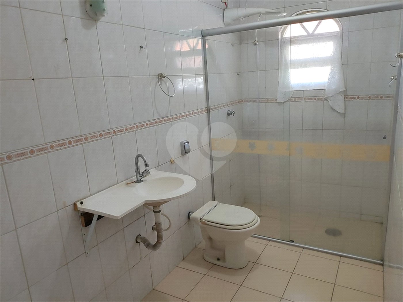 Sobrado à venda com 3 quartos, sendo 1 suíte, em Tremembé, São Paulo, SP