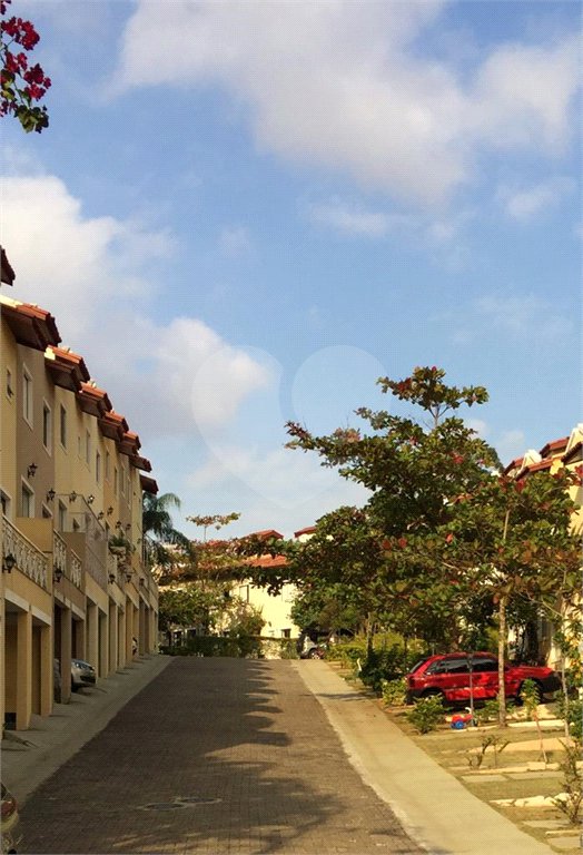Casa à venda com 2 quartos, sendo 1 suíte,  no condomínio Villas de São Francisco I, São Paulo - SP
