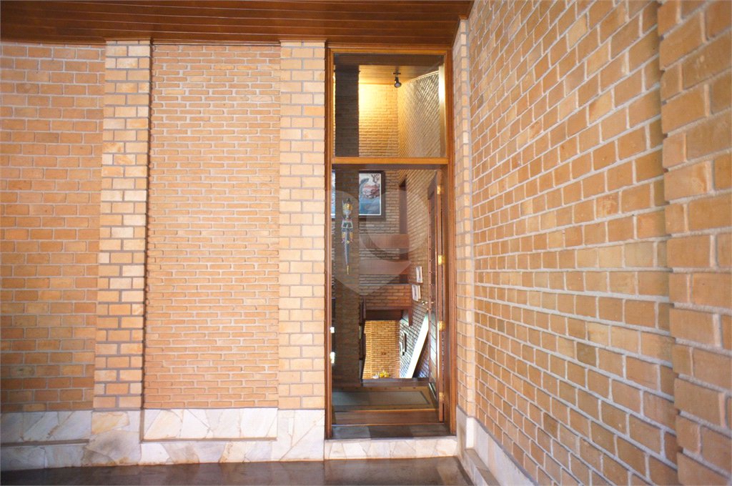 Casa à venda com 4 quartos, sendo 1 suíte,  em Vila Suissa, Mogi das Cruzes, SP