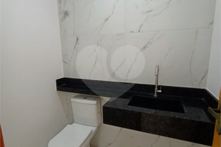 Casa com 155m² , 3 dormitórios , sendo 1 suíte , 4 vagas , à venda no Parque das Nações em Santo André.