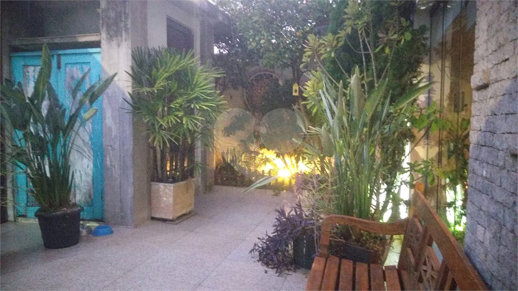 Casa à venda com 3 quartos, sendo 2 suítes, em Vila Mariana, São Paulo, SP