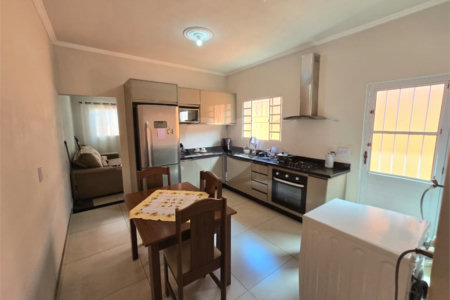 Casa à venda com 2 quartos em Vila Carvalho, Itapetininga, SP
