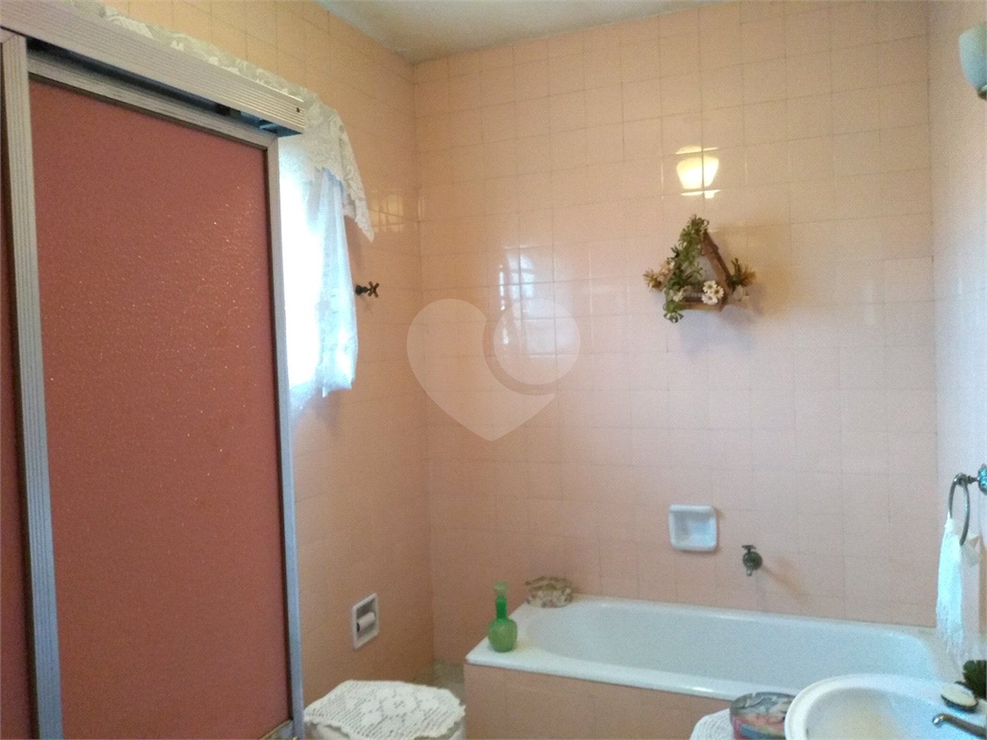 Casa à venda com 4 quartos, sendo 1 suíte, em Campo Belo, São Paulo, SP