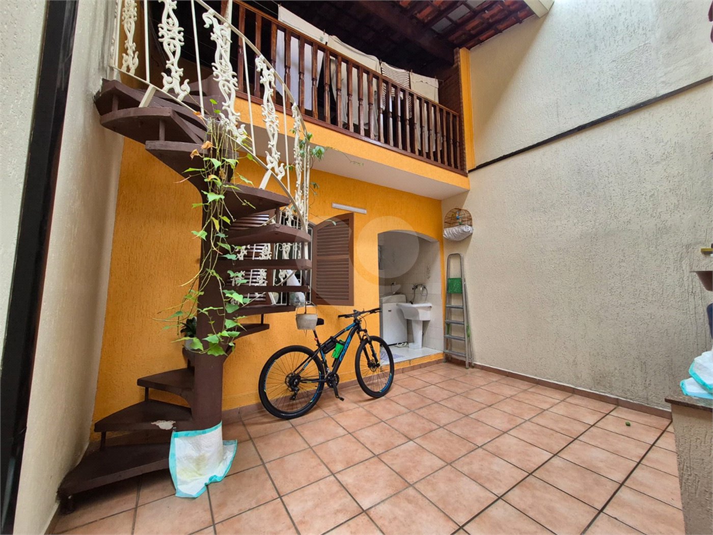 Sobrado à venda com 3 quartos, sendo 1 suíte, em Jardim Sarah, São Paulo, SP