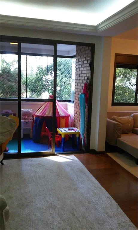 Apartamento à venda com 3 quartos, sendo 1 suíte,  em Jardim Vitória Régia, São Paulo, SP