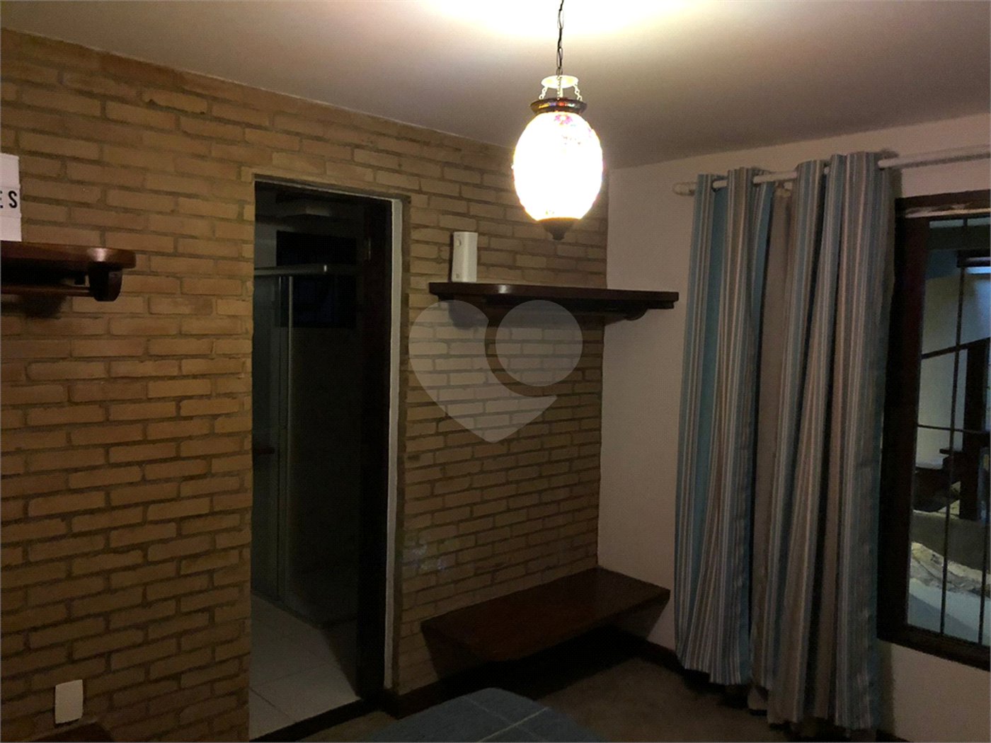 Casa à venda com 4 quartos, sendo 2 suítes,  em Barra Velha, Ilhabela, SP