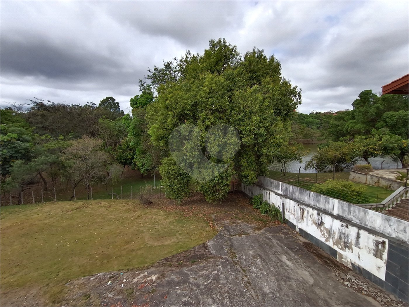 Casa à venda com 4 quartos, sendo 3 suítes, no condomínio Rancho Dirce, Sorocaba - SP